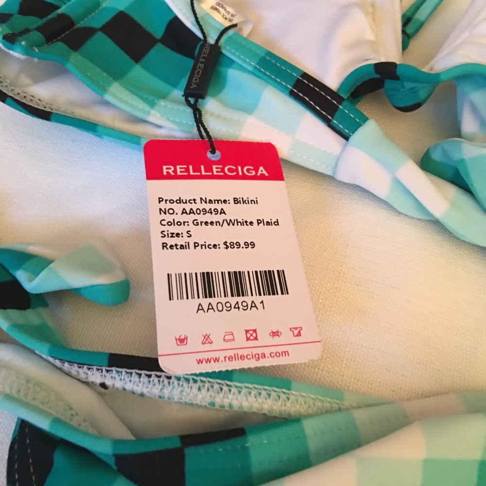 Relleciga • Geometric Bikini - Picture 6 of 8